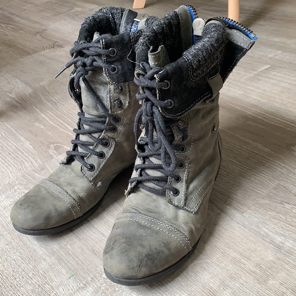 Steve Madden Lace Up Boots